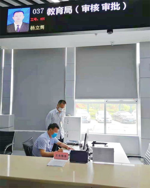 心系民生，服務先行——記區教育局開展6月份“一把手體驗服務日”教育咨詢服務
